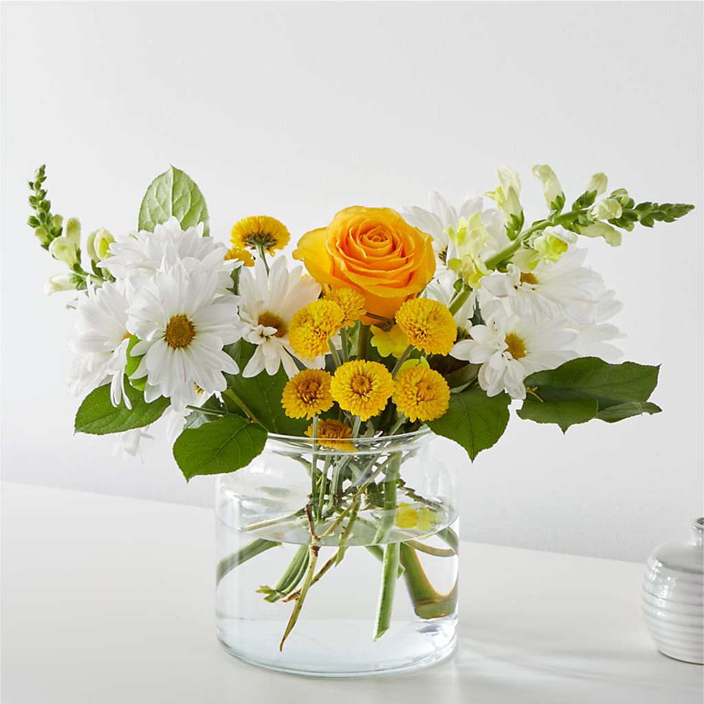 Sun Salutation Bouquet – Lynchburg Leo Wood Florist, Lynchburg VA
