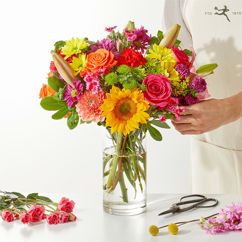 Cue the Confetti - A Florist Original – Lynchburg Leo Wood Florist, Lynchburg VA