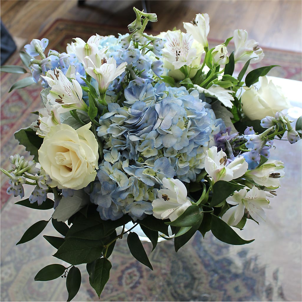 Clear Skies Bouquet – Lynchburg Leo Wood Florist, Lynchburg VA