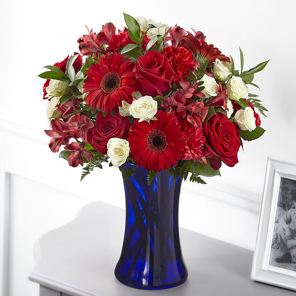 Hearts Embrace Bouquet – Lynchburg Leo Wood Florist, Lynchburg VA