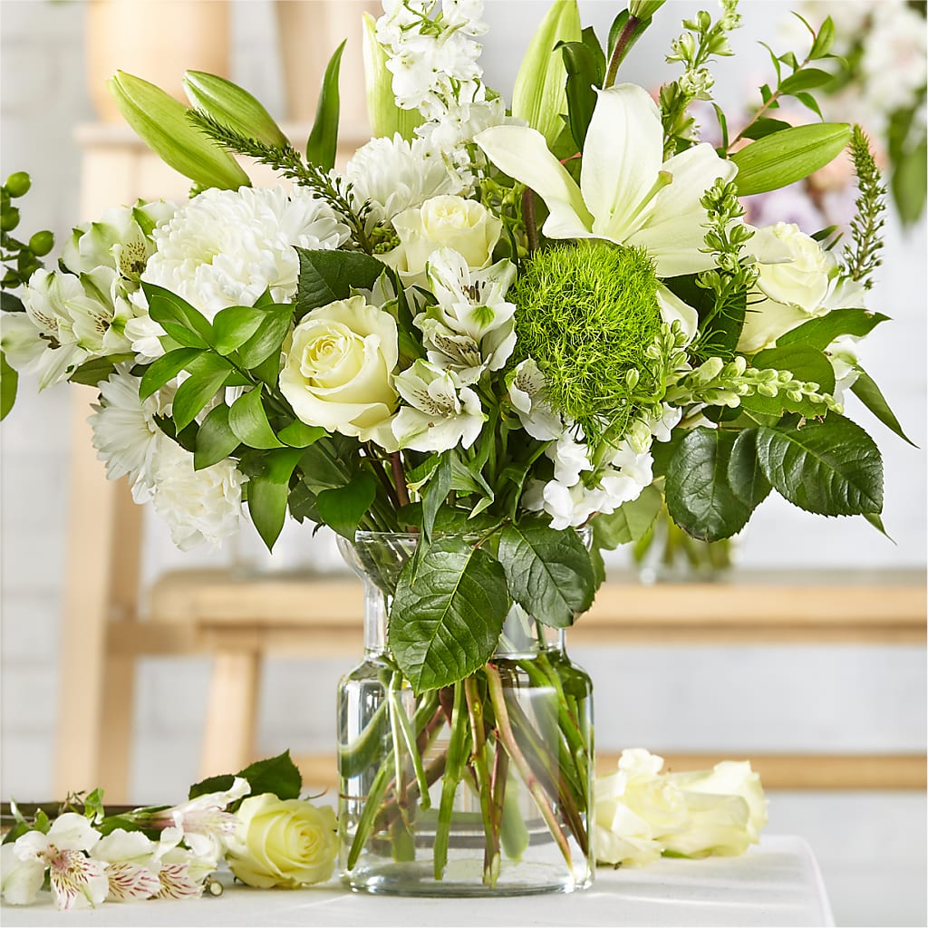 Classic Ivory – A Florist Original – Lynchburg Leo Wood Florist, Lynchburg VA