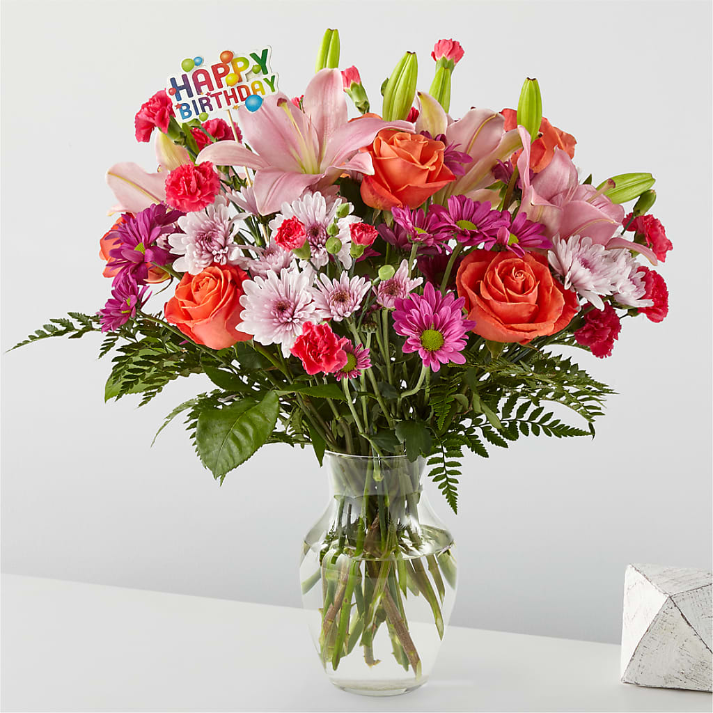 Light of My Life Bouquet & Happy Birthday Topper – Lynchburg Leo Wood Florist, Lynchburg VA