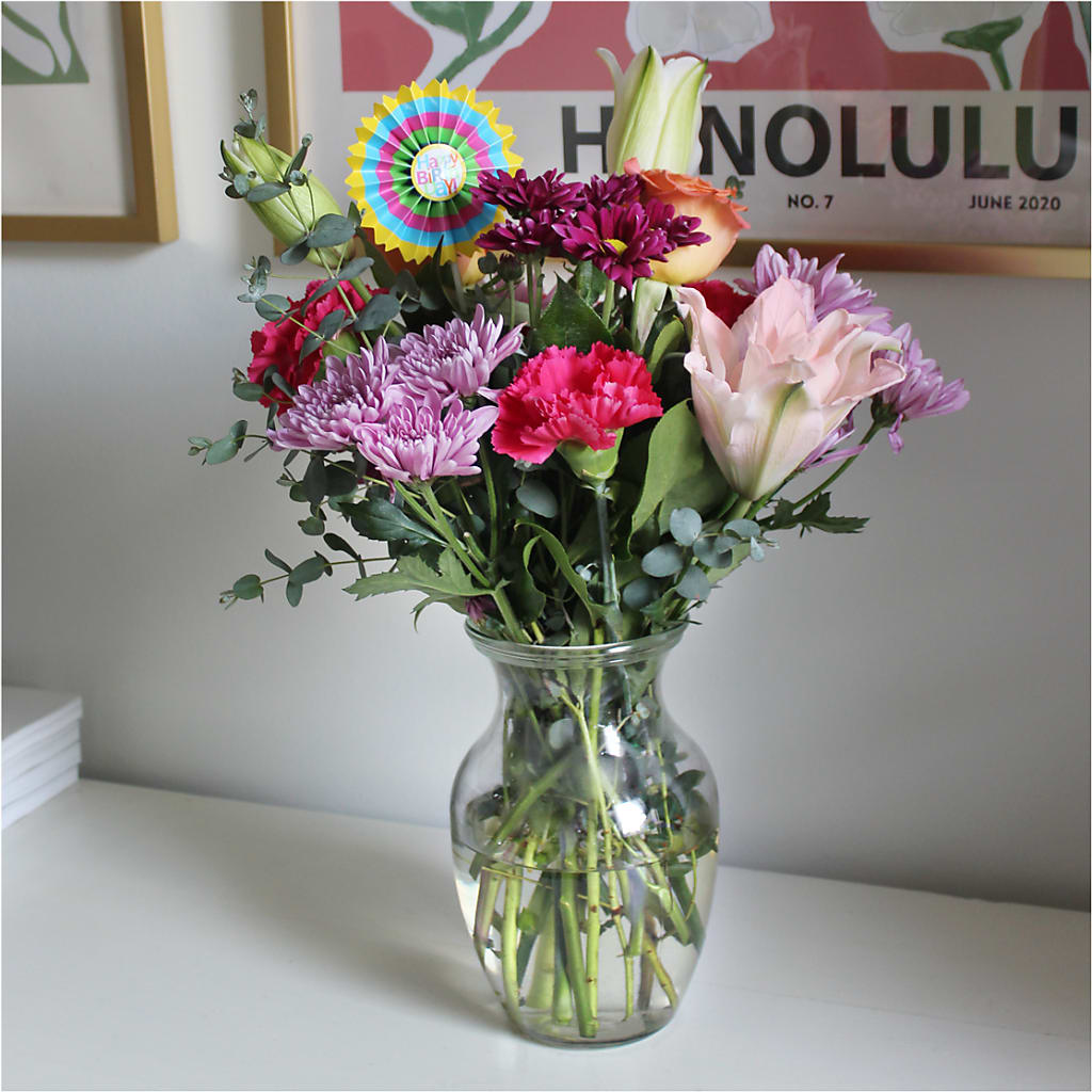 Light of My Life Bouquet & Happy Birthday Topper – Lynchburg Leo Wood Florist, Lynchburg VA