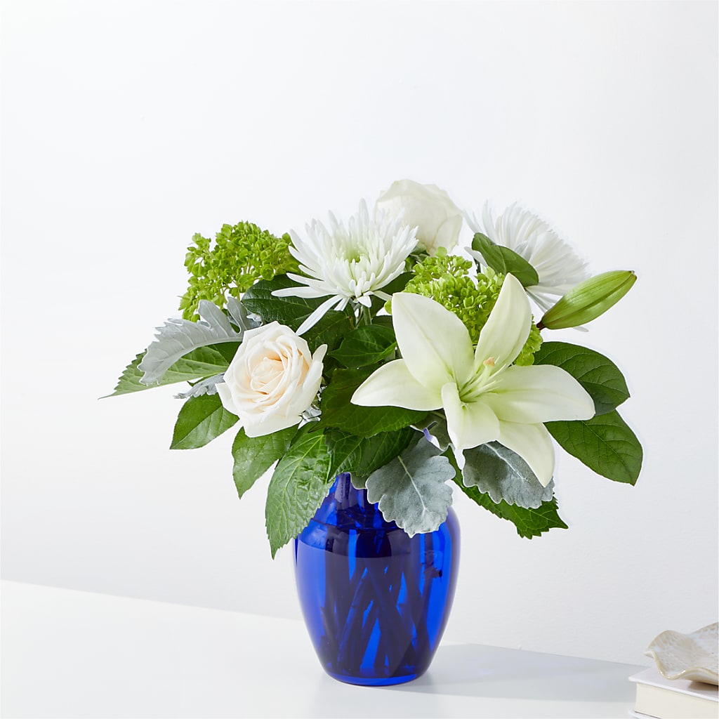Snowy Dreams Bouquet – Lynchburg Leo Wood Florist, Lynchburg VA