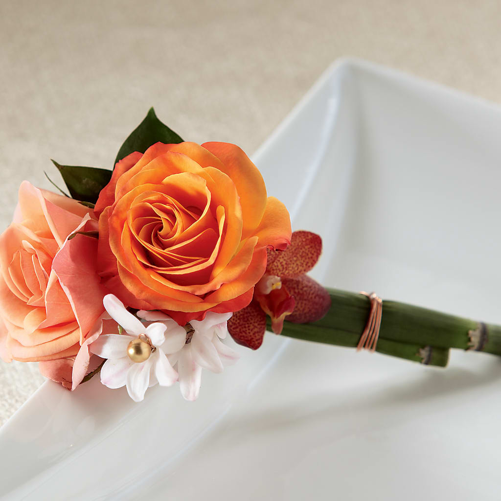 Sunset Dream Boutonniere – Lynchburg Leo Wood Florist, Lynchburg VA