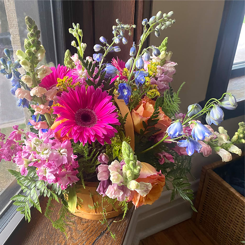 Garden of Life Basket –  Lynchburg Leo Wood Florist, Lynchburg VA