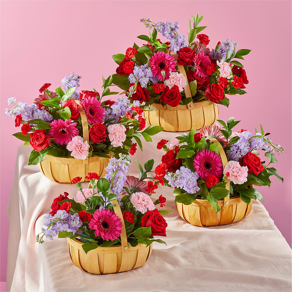 Pink Picnic Basket –  Lynchburg Leo Wood Florist, Lynchburg VA