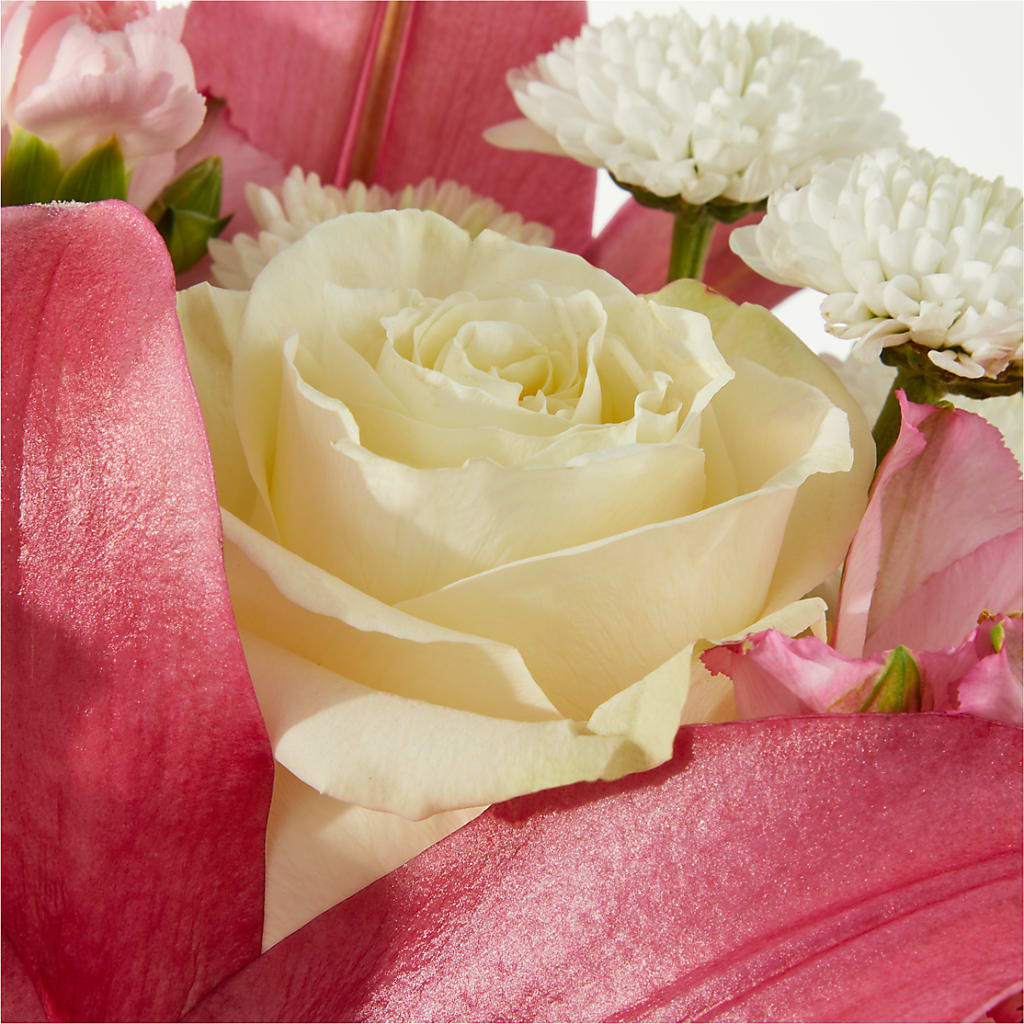 Piece of Cake Bouquet –  Lynchburg Leo Wood Florist, Lynchburg VA