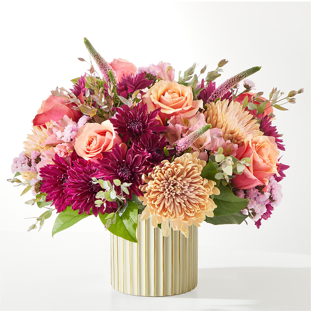 Berry Cobbler Bouquet with Ivory Vase –  Lynchburg Leo Wood Florist, Lynchburg VA