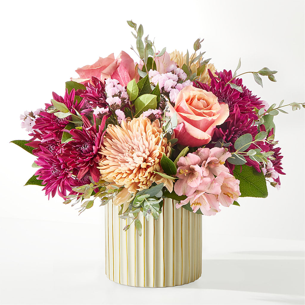 Berry Cobbler Bouquet with Ivory Vase –  Lynchburg Leo Wood Florist, Lynchburg VA