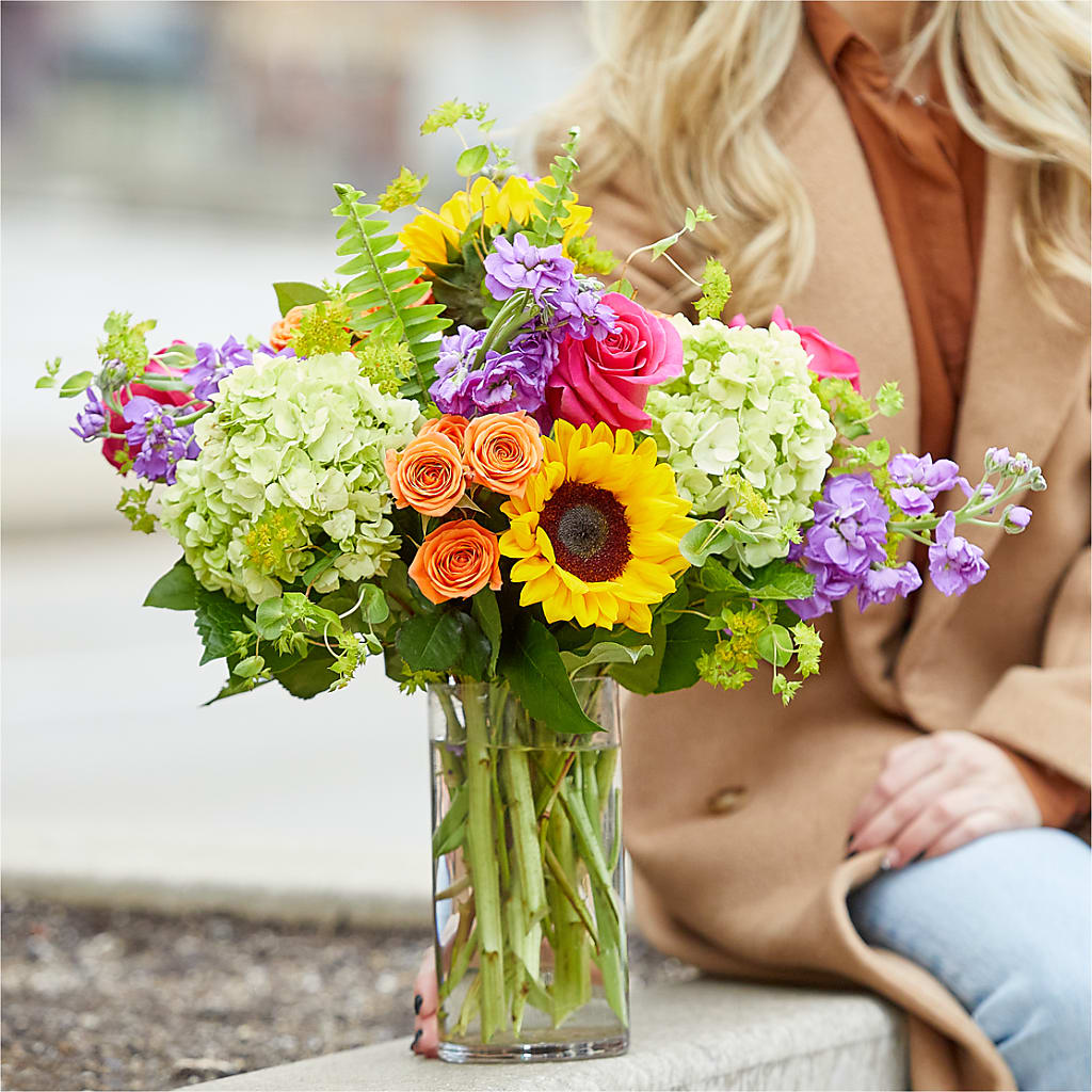 Vibrant Greetings Bouquet –  Lynchburg Leo Wood Florist, Lynchburg VA