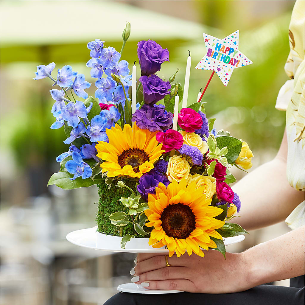 Star of the Day Floral Cake –  Lynchburg Leo Wood Florist, Lynchburg VA